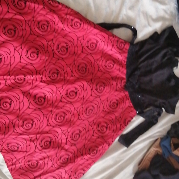 A Cute Rose Girls Dress - Picture 3 of 3